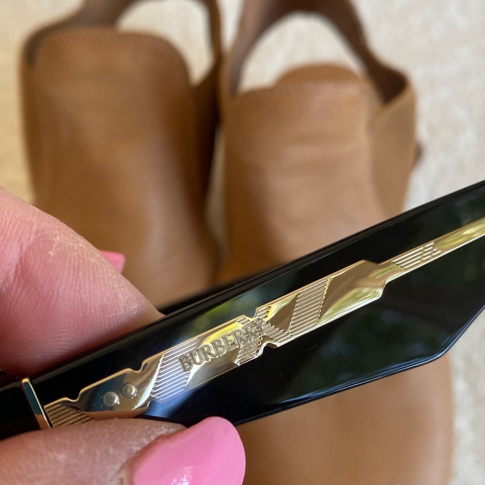 NEW, BURBERRY BLACK SQUARE SUNGLASSES! ABSOLUTELY GORGEOUS ! 🕶️🕶️🌻🌻 - Picture 13 of 15